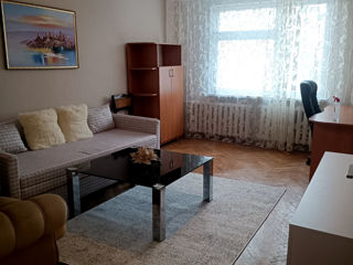 Apartament cu 3 camere, 75 m², Botanica, Chișinău foto 1