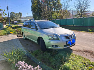 Toyota Avensis foto 2