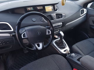 Renault Grand Scenic foto 1