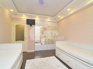 Centru !!bloc nou, zonă de parc, 350 € ! foto 4