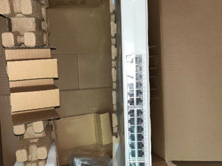 HP, Aruba Instant On 1930 24G Class4 PoE 4SFP/SFP+ 195W Switch foto 2