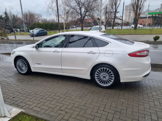 Ford Mondeo foto 8