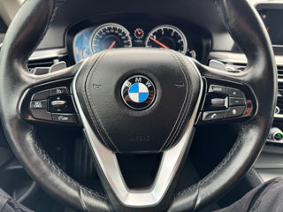 BMW 5 Series foto 12