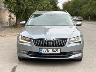 Skoda Superb foto 2