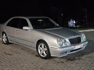 Mercedes E-Class foto 8