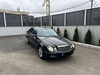 Mercedes E-Class foto 2