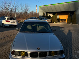 BMW 5 Series foto 5