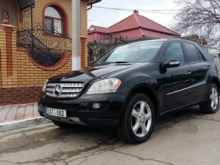 Mercedes ML Class foto 1