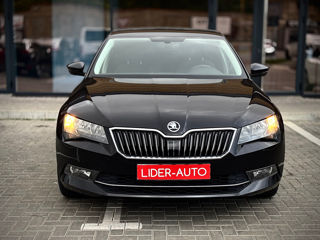 Skoda Superb foto 2