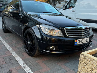 Mercedes C-Class foto 2