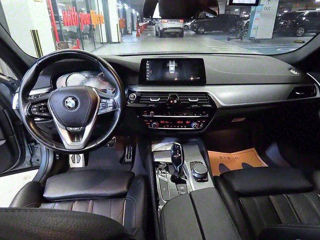 BMW 5 Series foto 10