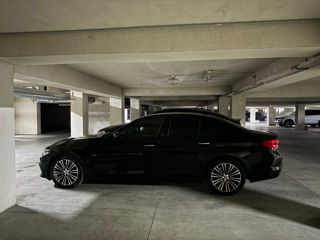 BMW 5 Series foto 1