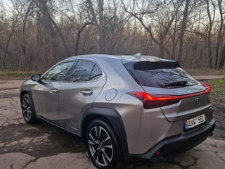 Lexus UX foto 3