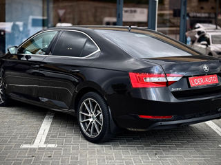 Skoda Superb foto 6