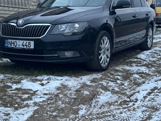 Skoda Superb foto 2