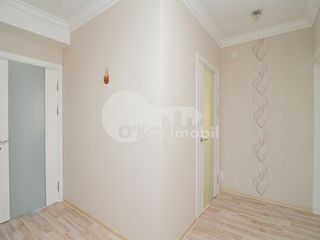 Centrul orașului ! Apartament spațios cu 3 dormitoare+salon, 1200 € ! foto 6