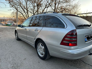 Mercedes C-Class foto 4