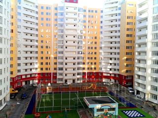 Apartament cu 2 camere, 83 m², Centru, Chișinău foto 1