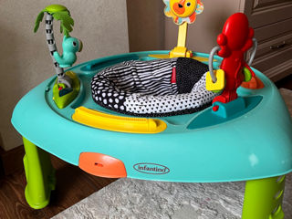 Centru de joc muzical Infantino Seat & Activity table