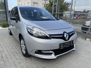 Renault Grand Scenic foto 2