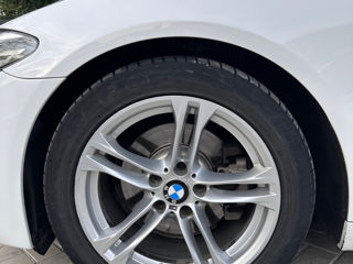 BMW 5 Series foto 8