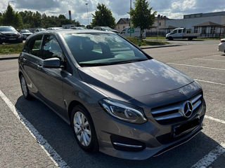 Mercedes B-Class foto 2