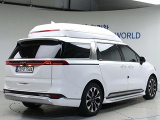 KIA Carnival foto 2