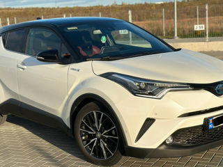 Toyota C-HR foto 2