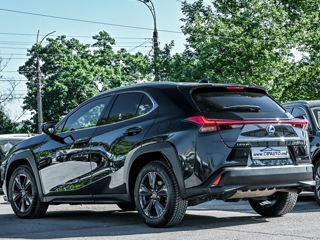 Lexus UX foto 2