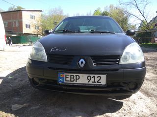 Renault Clio foto 2