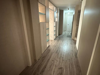 Apartament cu 2 camere, 79 m², Buiucani, Chișinău foto 7