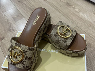 Оригинальные тапочки Michael Kors foto 2