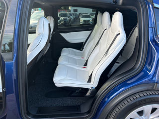 Tesla Model X foto 14