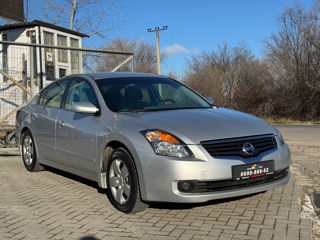 Nissan Altima foto 2