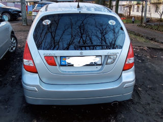 Suzuki Liana foto 4