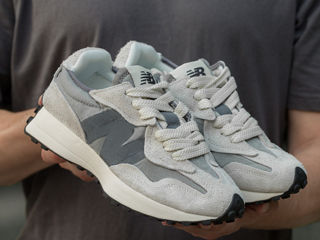 New Balance 327 Grey