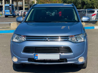 Mitsubishi Outlander foto 2