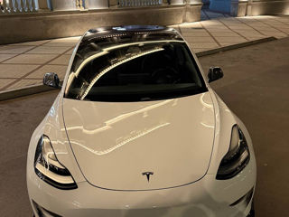 Tesla Model 3 foto 2