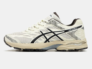 Asics Gel-Flux 4 Beige