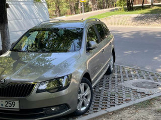 Skoda Superb foto 2