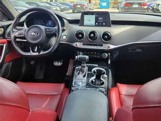 KIA Stinger foto 10