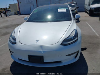 Tesla Model 3 foto 2