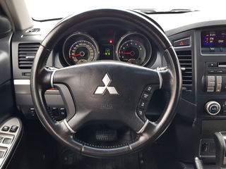 Mitsubishi Pajero foto 5