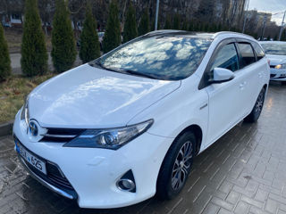 Toyota Auris фото 2