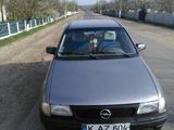 Opel Astra foto 1