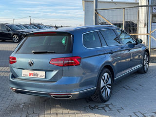 Volkswagen Passat foto 4