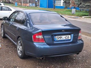 Subaru Legacy foto 4