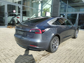 Tesla Model 3 foto 6