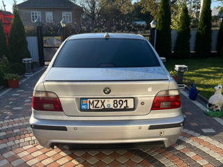 BMW 5 Series foto 3