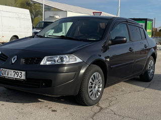 Renault Megane foto 2